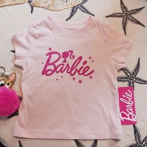 🎀💘Adorable Barbie t-shirt size 2 toddler with free keychain💘🎀